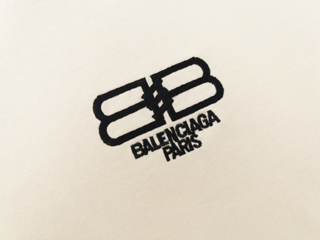 バレンシアガ「Balenciaga」 BB刺繍半袖Tシャツ