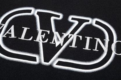 ヴァレンティノ「Valentino」アルファベット刺繍ゴーストパターンロゴクラシック識別子プリント
