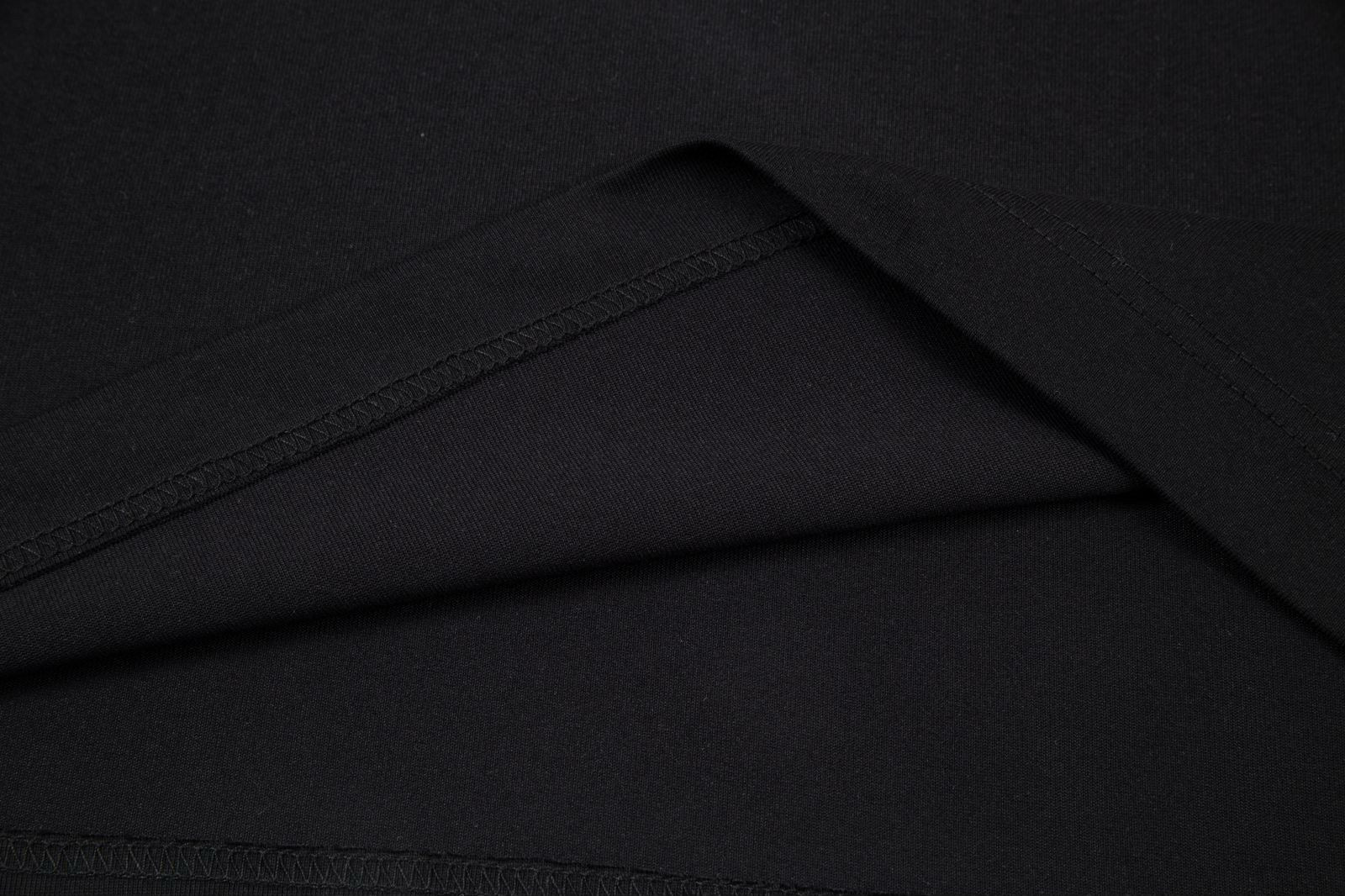 サンローラン Saint Laurent 25SS シリコン3Dロゴ ショートスリーブTシャツ-ISETAN PRESTIGE CURATED