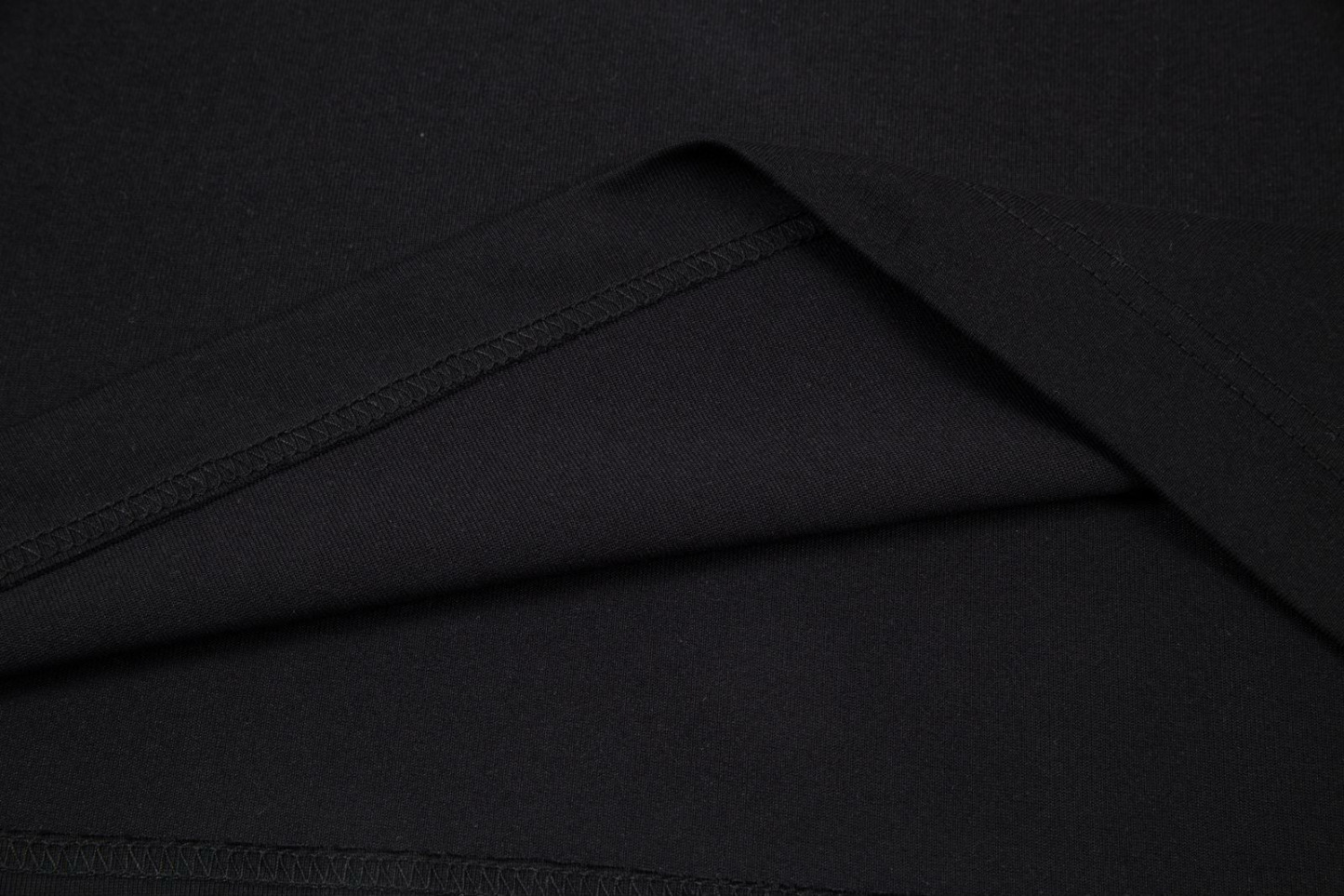 サンローラン Saint Laurent 25SS シリコン3Dロゴ ショートスリーブTシャツ-ISETAN PRESTIGE CURATED