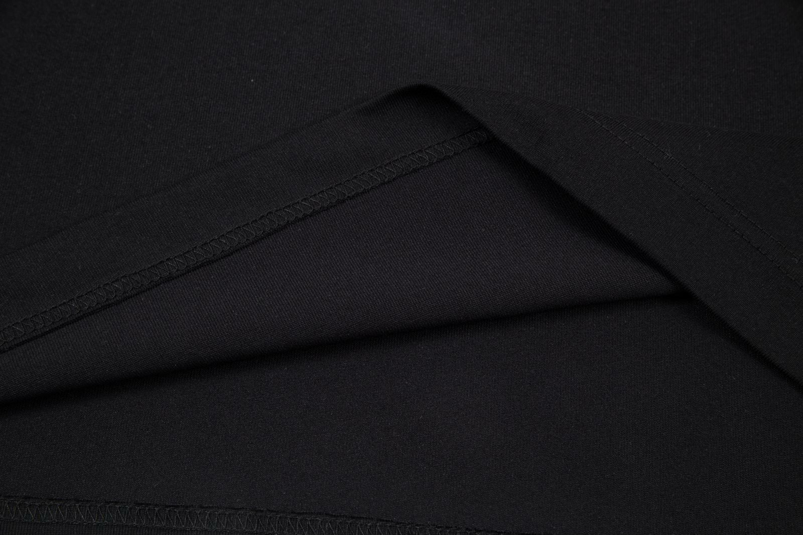 サンローラン Saint Laurent 25SS シリコン3Dロゴ ショートスリーブTシャツ-ISETAN PRESTIGE CURATED