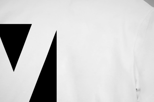 ヴァレンティノ「Valentino」 クラシック ラージロゴ プリント 半袖Tシャツ