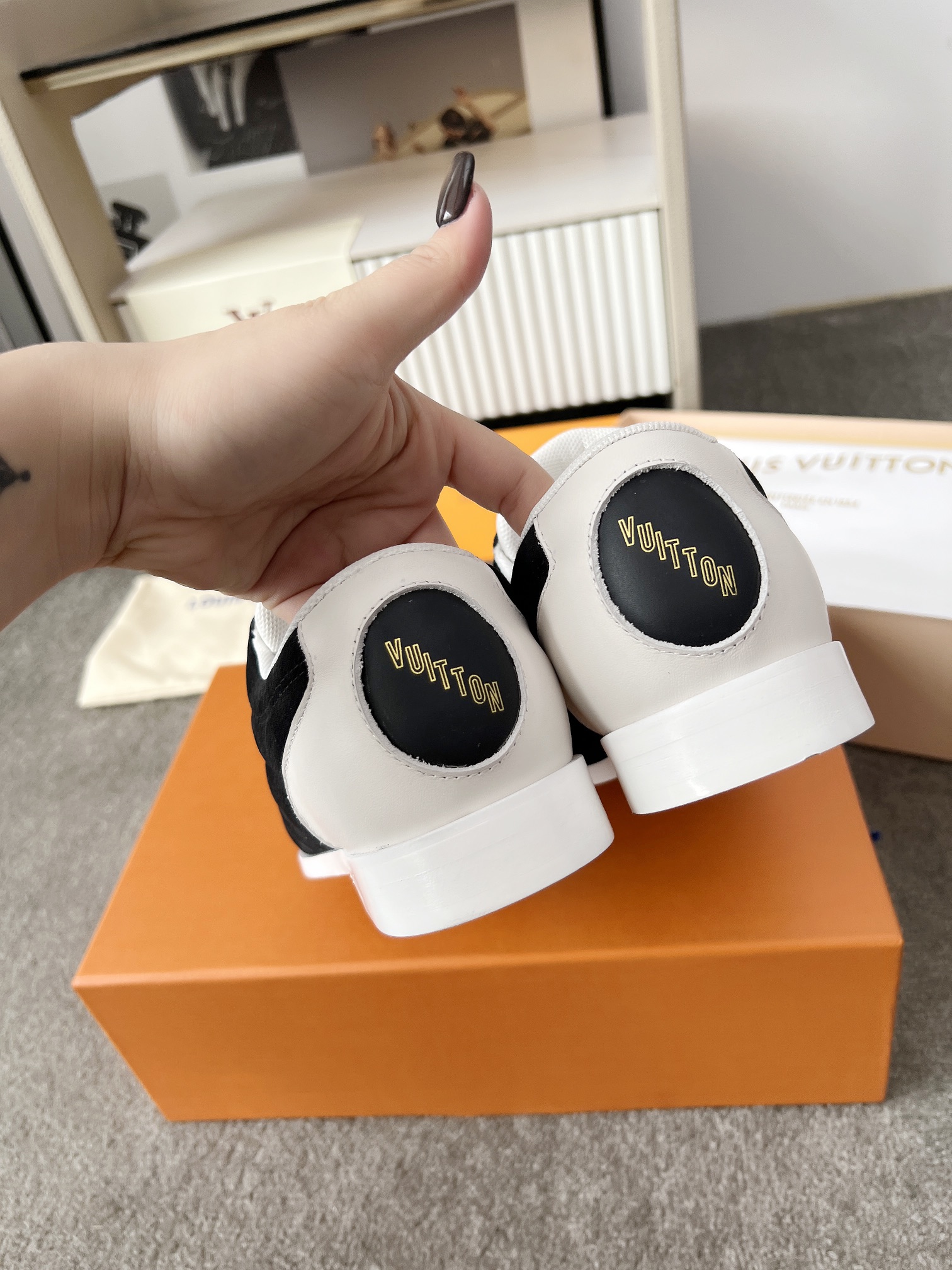 ルイ・ヴィトン「Louis Vuitton」Bowling スニーカー メンズ レザー シューズ