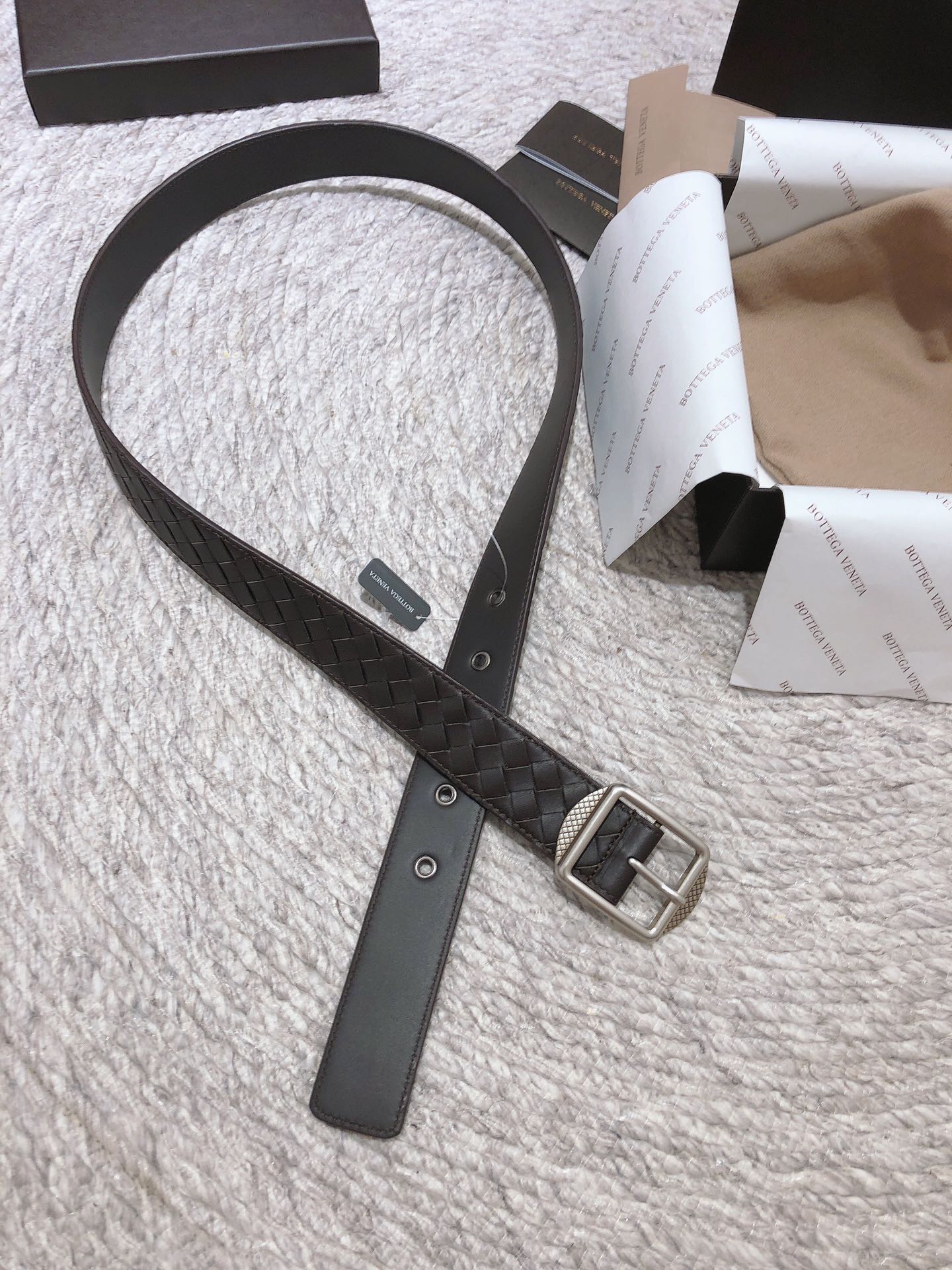 ボッテガ ヴェネタ「Bottega Veneta」プレミアムレザー ベルト