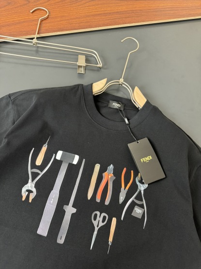 フェンディ「Fendi」2025SS 春夏新作 ラウンドネック ファッションTシャツ