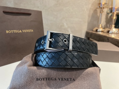 ボッテガ ヴェネタ「Bottega Veneta」ラージ イントレッチオ エンボス ベルト100CM