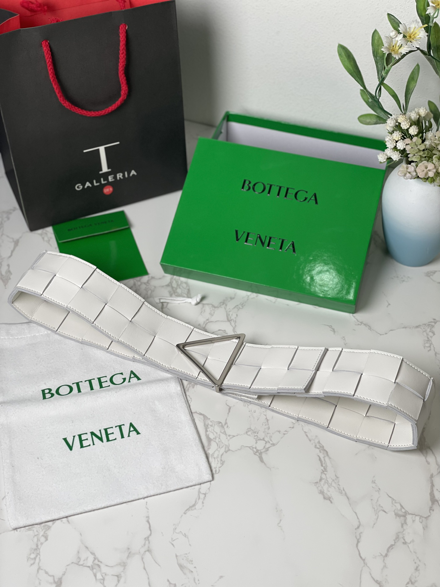 ボッテガ ヴェネタ「Bottega Veneta」レディース ラージ イントレッチオ ベルト100CM