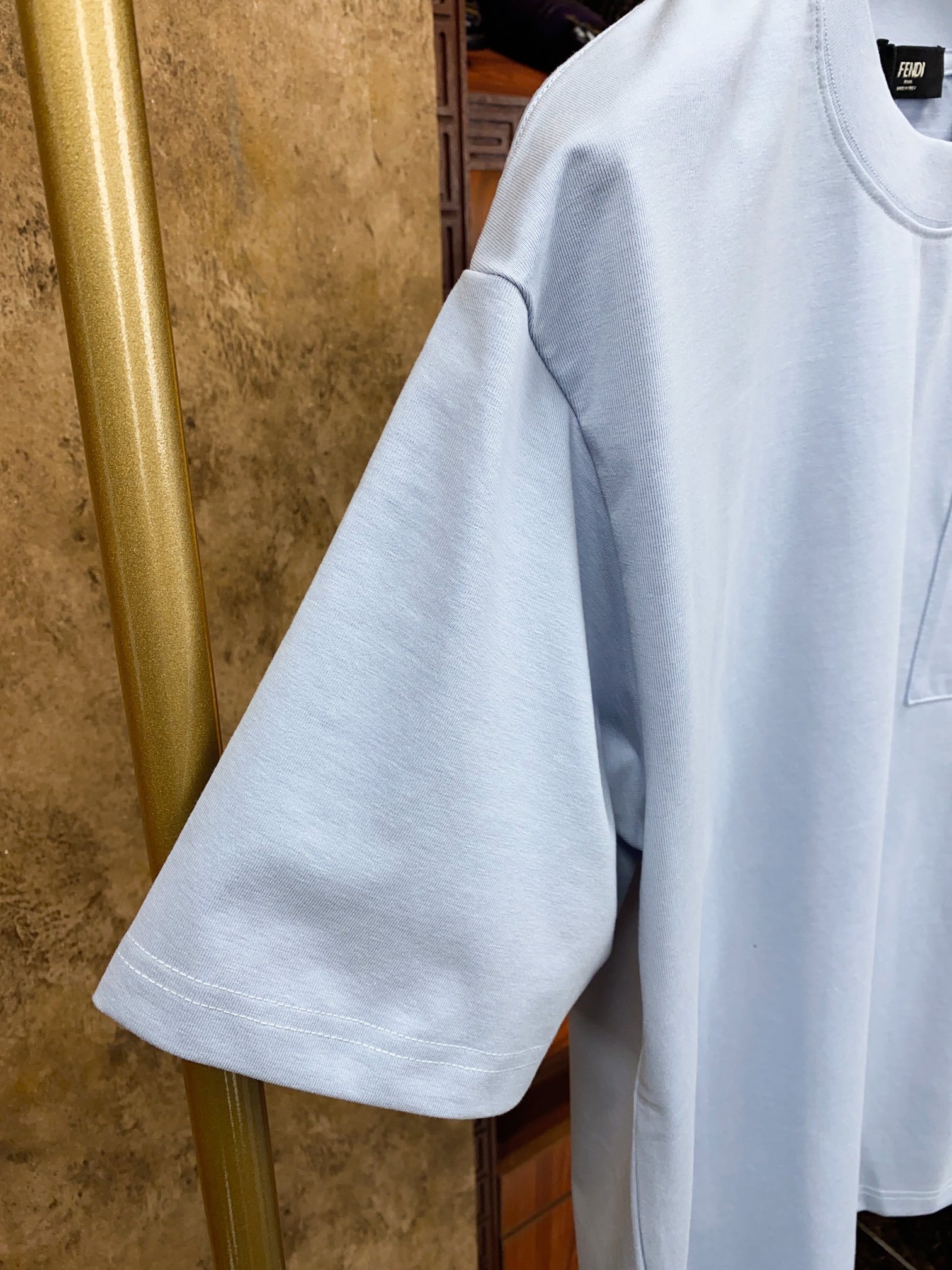 フェンディ「Fendi」FF エンボス刺繍ロゴ ショートスリーブTシャツ