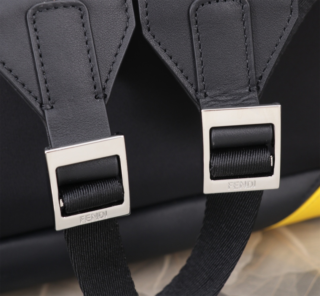 フェンディ「Fendi」バグズ メンズ ナイロン＆レザー バックパック