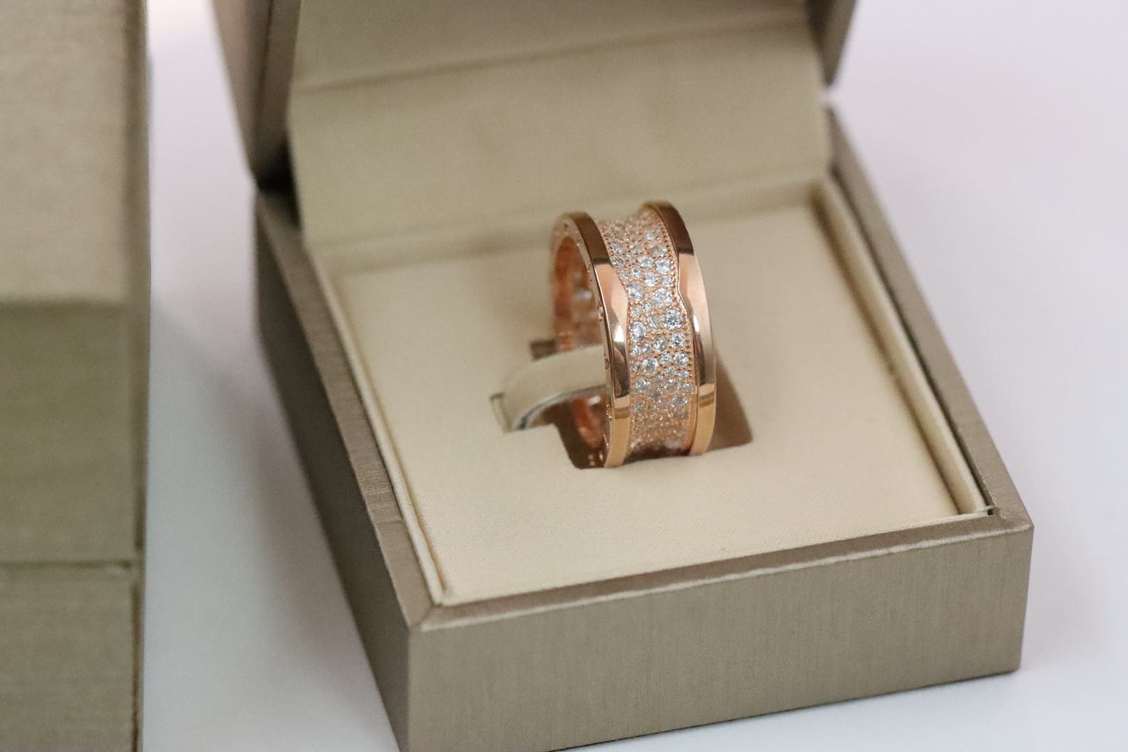 ブルガリ「Bvlgari」ローズゴールドドリルウエストカップルリング