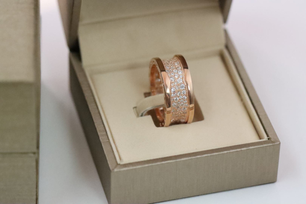 ブルガリ「Bvlgari」ローズゴールドドリルウエストカップルリング