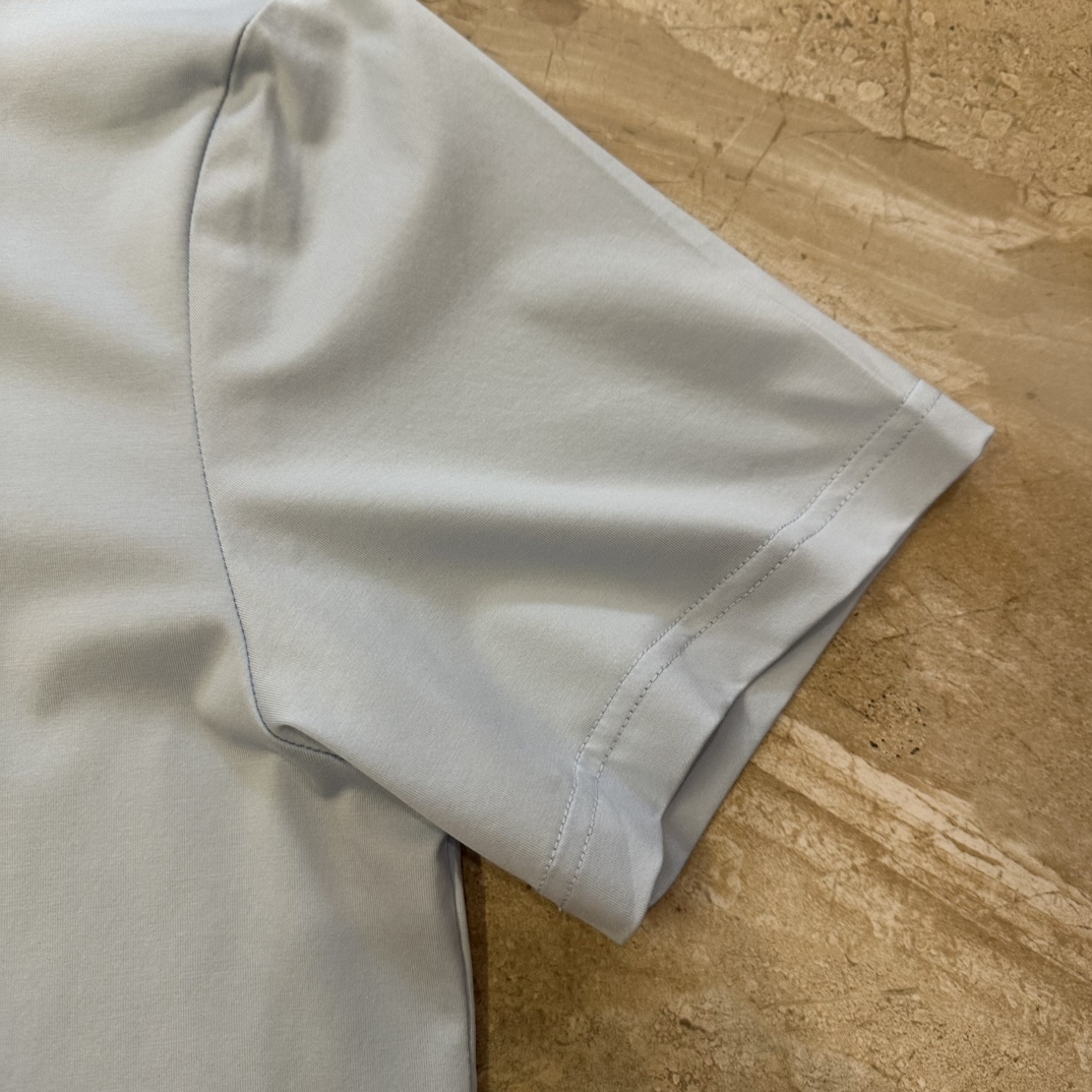 フェンディ「Fendi」2025 SS コレクション シンクロ新作 ラウンドネックTシャツ