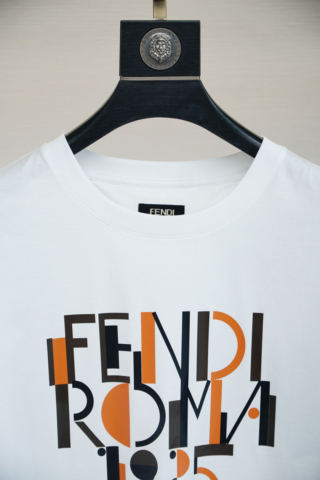 フェンディ「Fendi」2025SS フロントプレート レターロゴ プリント ショートスリーブTシャツ