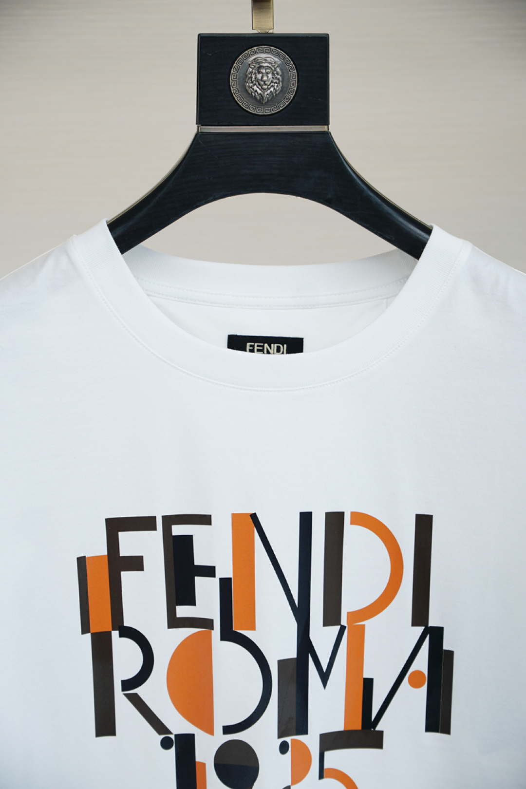 フェンディ「Fendi」2025SS フロントプレート レターロゴ プリント ショートスリーブTシャツ