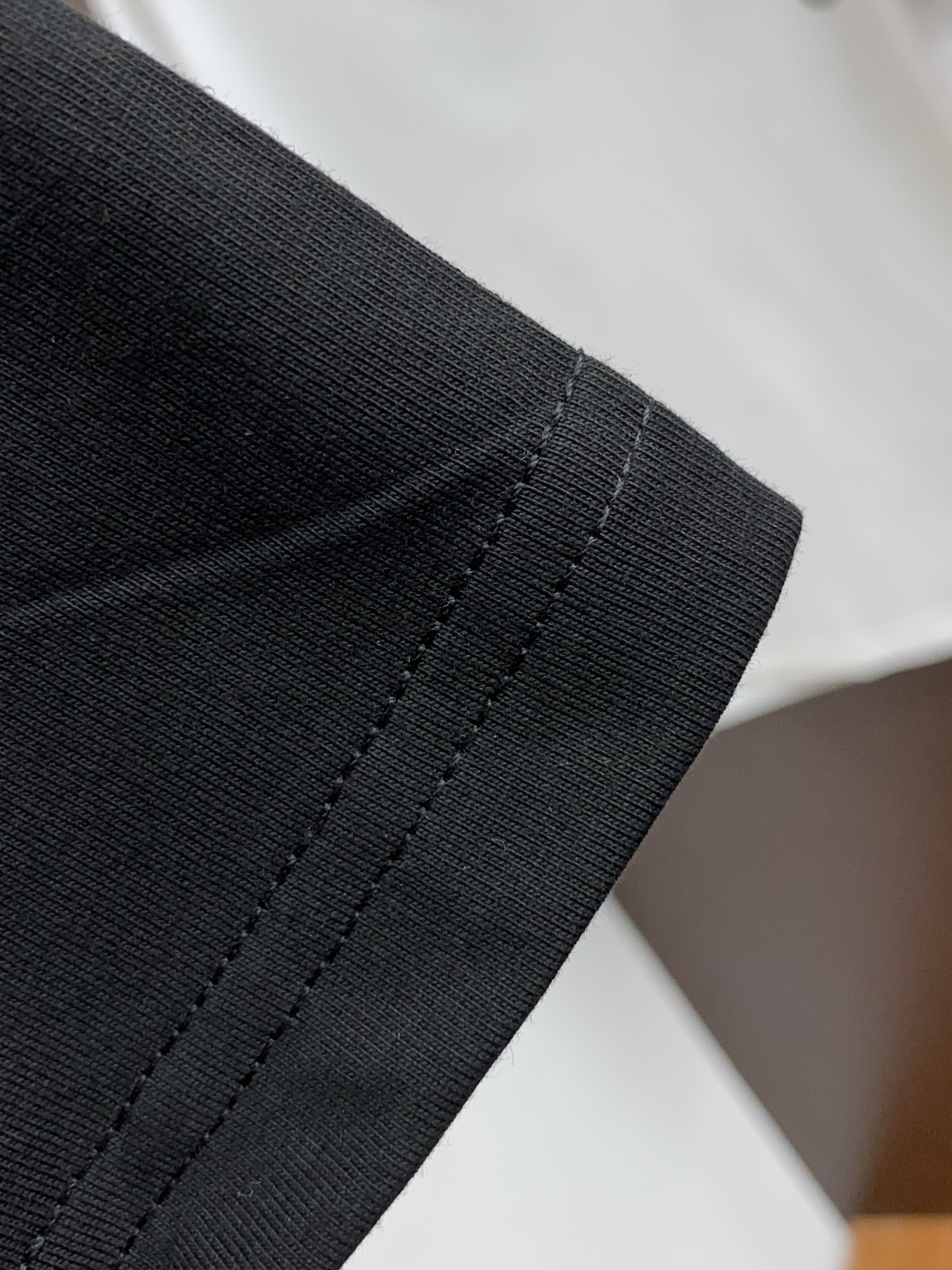 フェンディ「Fendi」SSコレクション 新工法ロゴ メンズ オーバーサイズ ラウンドネックTシャツ