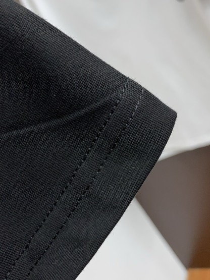 フェンディ「Fendi」SSコレクション 新工法ロゴ メンズ オーバーサイズ ラウンドネックTシャツ