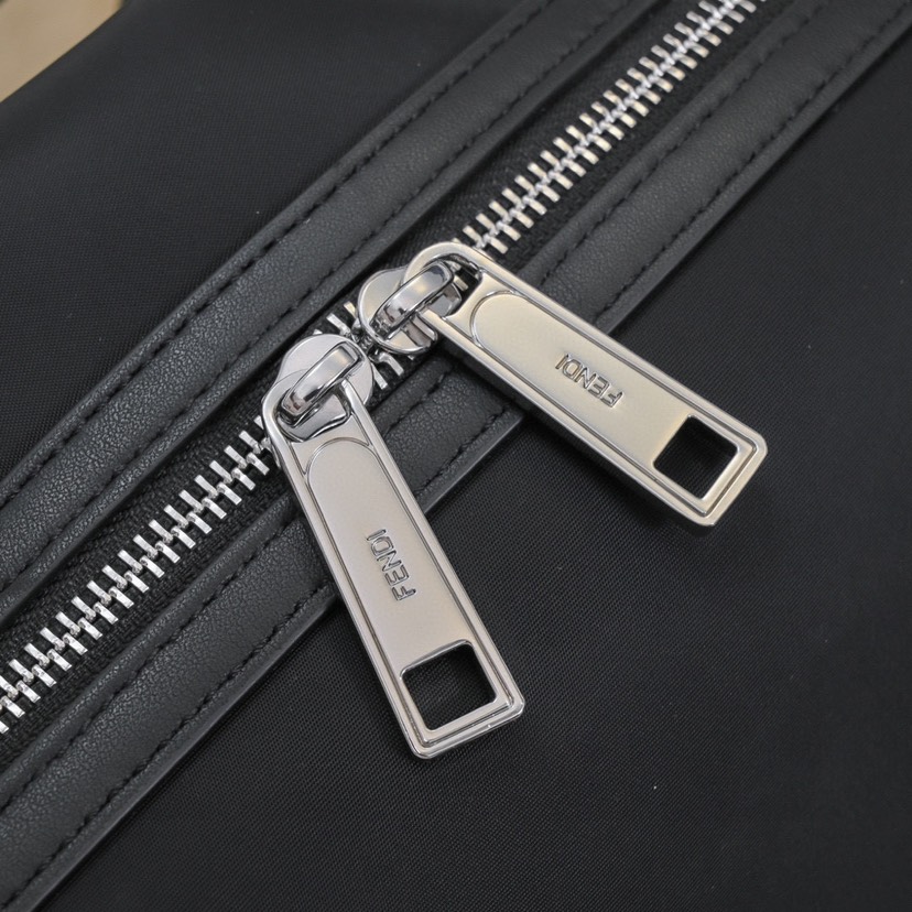 フェンディ「Fendi」 ストライク メンズ ラージ バックパック-ISETAN PRESTIGE CURATED