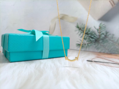 ティファニー「Tiffany & Co.」. Tシリーズ ミニスマイル ノーダイヤモンドネックレス40.6-45.7CM