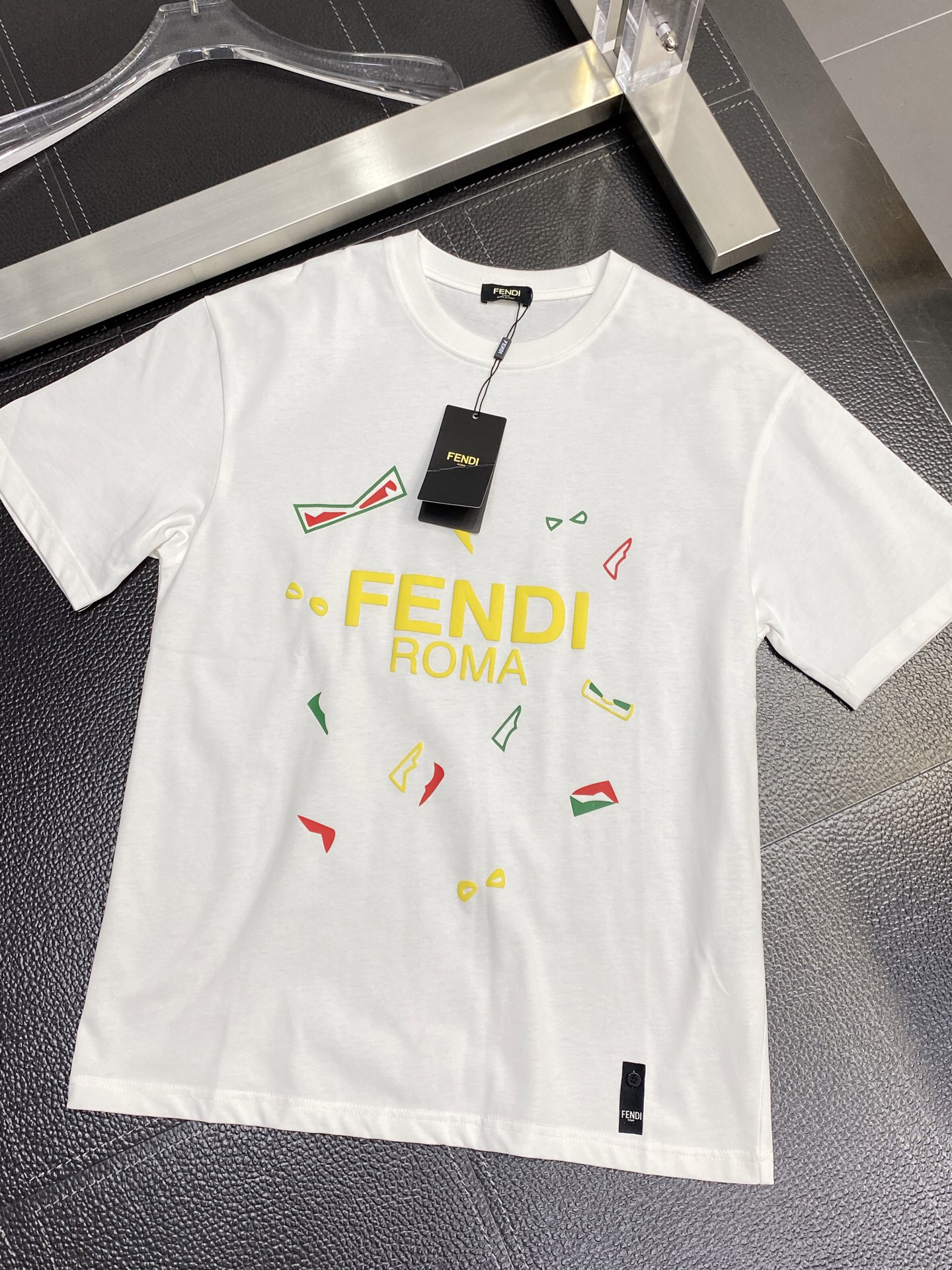 フェンディ「Fendi」2025SS エクスクルーシブ メンズ カジュアル ショートスリーブTシャツ
