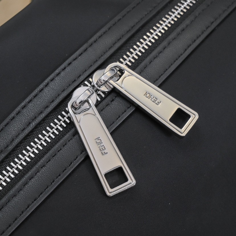 フェンディ「Fendi」 ストライク メンズ ラージ バックパック-ISETAN PRESTIGE CURATED