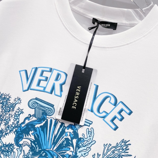 ヴェルサーチ「Versace」クルーネックTシャツ クラシックロゴ＆フラワープリント