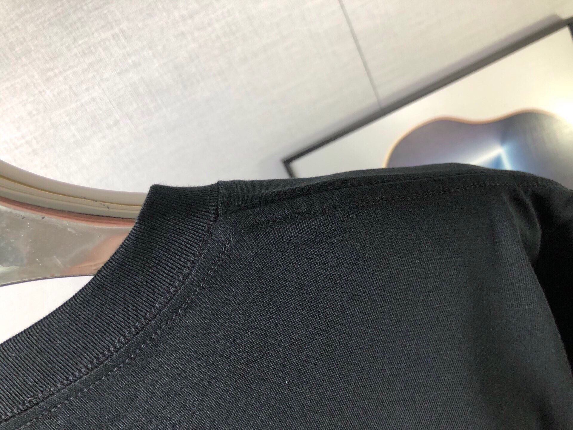 ヴェルサーチ「Versace」ユニセックス プリントTシャツ