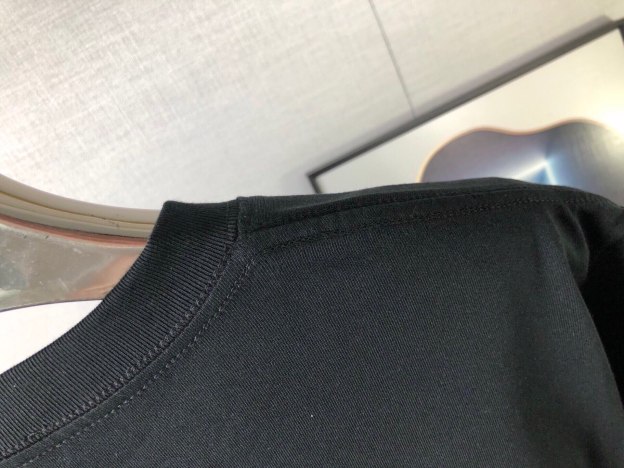 ヴェルサーチ「Versace」ユニセックス プリントTシャツ