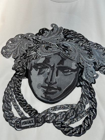 ヴェルサーチ「Versace」2025SS メドゥーサ スワロフスキー刺繍Tシャツ