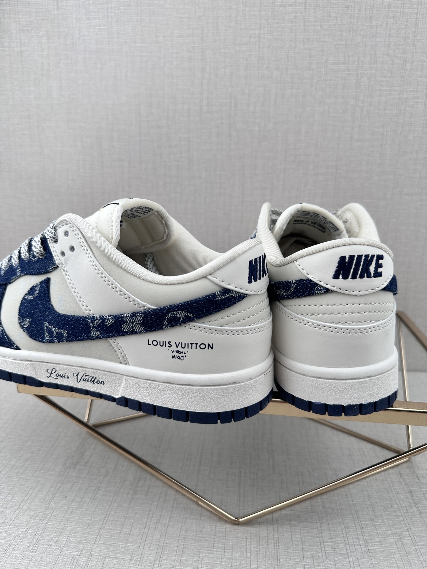 ルイ・ヴィトン「Louis Vuitton」NIKE Dunk Low By You カスタムスニーカー