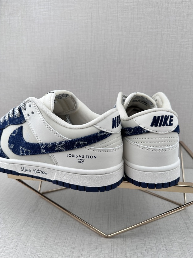 ルイ・ヴィトン「Louis Vuitton」NIKE Dunk Low By You カスタムスニーカー