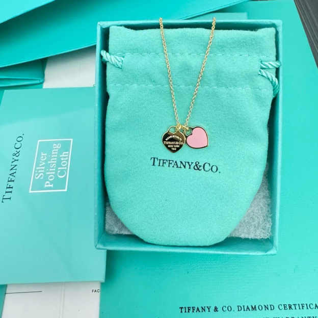 ティファニー「Tiffany & Co.」ダブルハート レッドエナメルネックレス