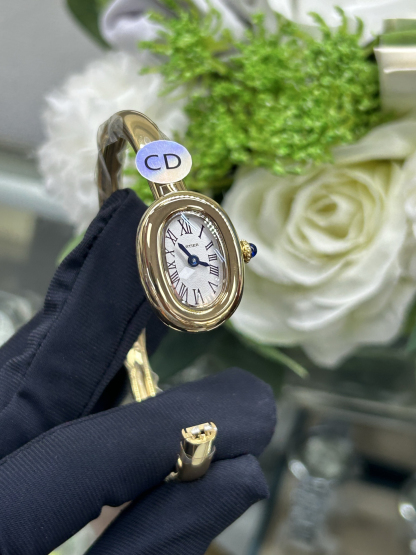 カルティエ「Cartier」バニュール ミディアム クォーツ 腕時計32mm