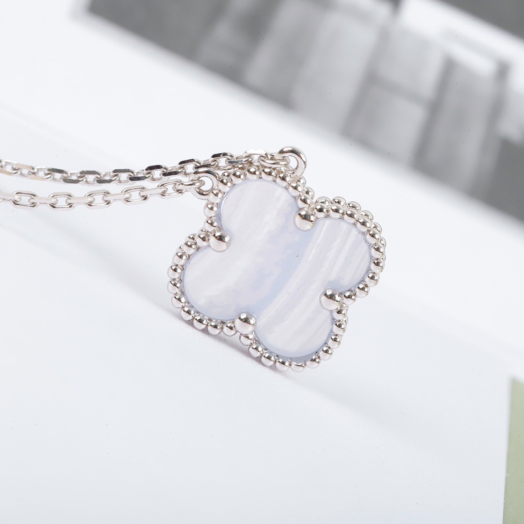 ヴァン クリーフ＆アーペル「Van Cleef & Arpels」 Alhambra 四つ葉のクローバー ネックレス長は42cm