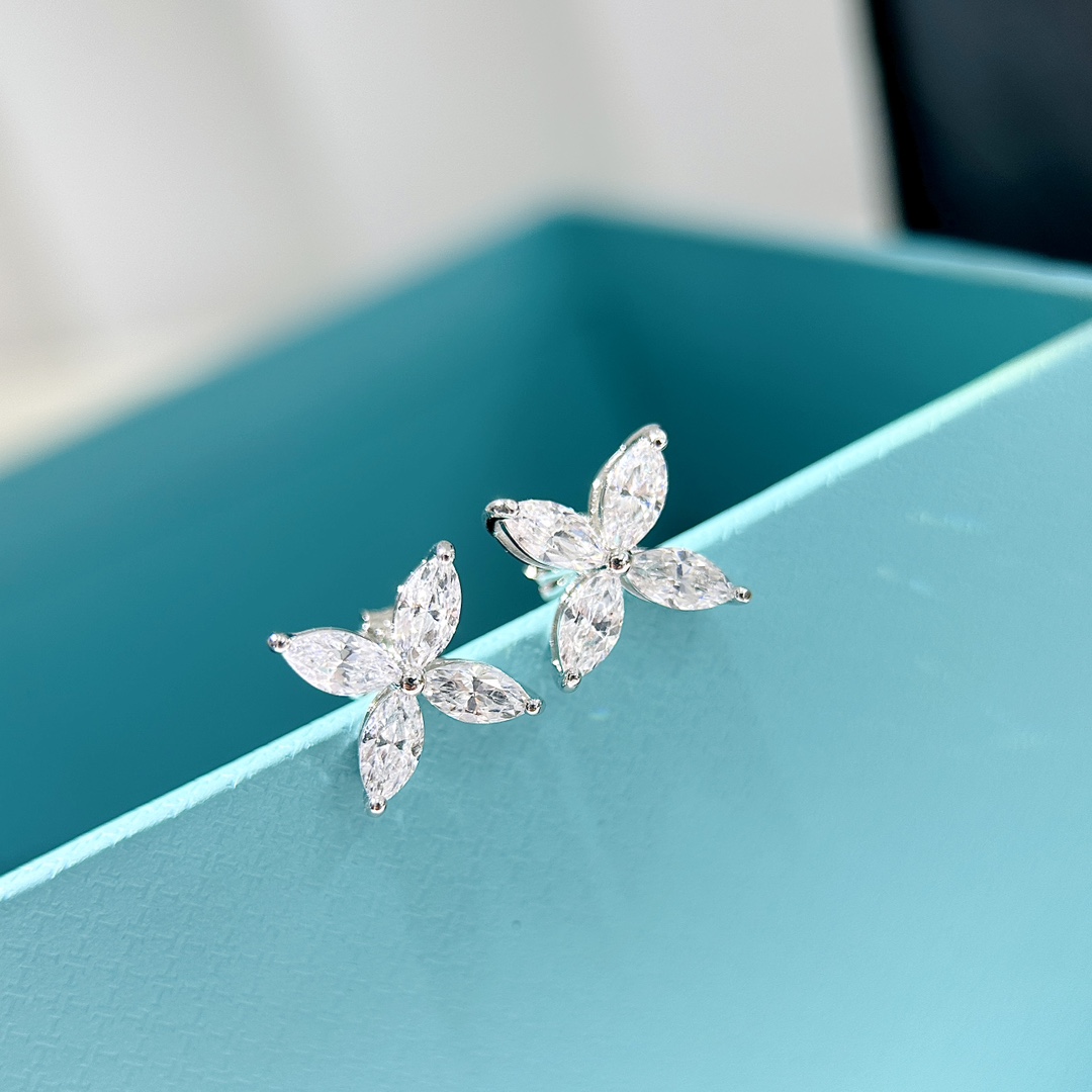 ティファニー「Tiffany & Co.」シリーズ マーキスカット フラワークラスター イヤリング