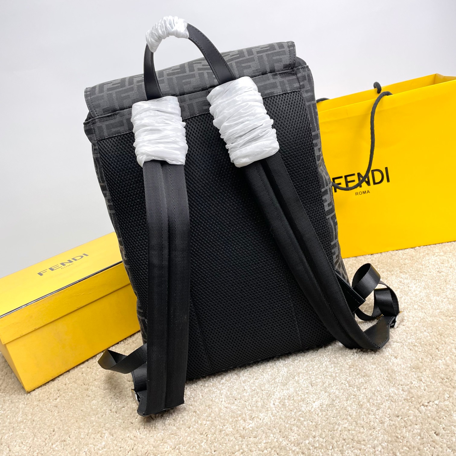 フェンディ「Fendi」クラシック FF モチーフ 7V2066 バックパック-ISETAN PRESTIGE CURATED
