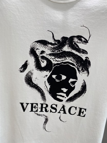 ヴェルサーチ「Versace」メドゥーサロゴ プリントTシャツ