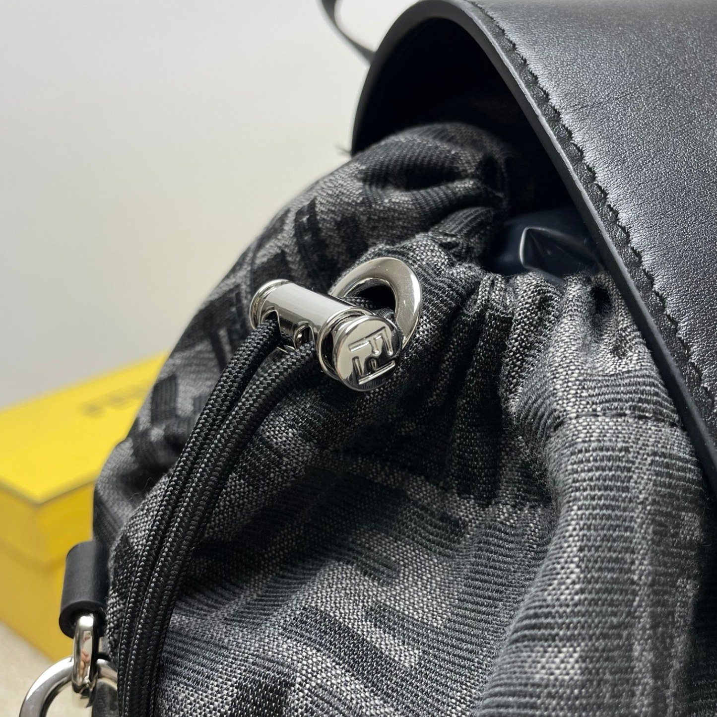 フェンディ「Fendi」 バグズ 7VZ070 バックパック