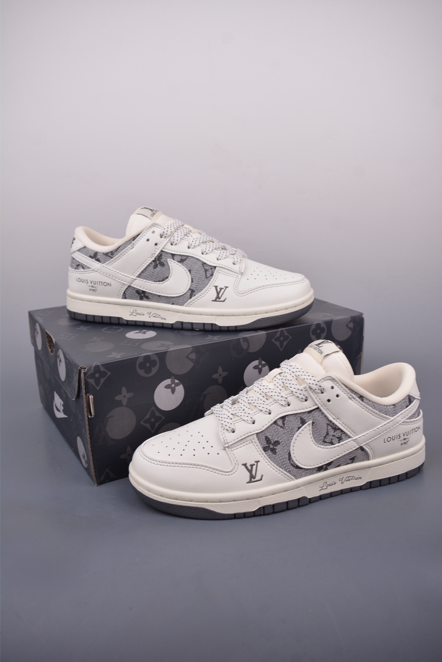 ルイ・ヴィトン「Louis Vuitton」Nike SB Dunk Low ホワイト スニーカー