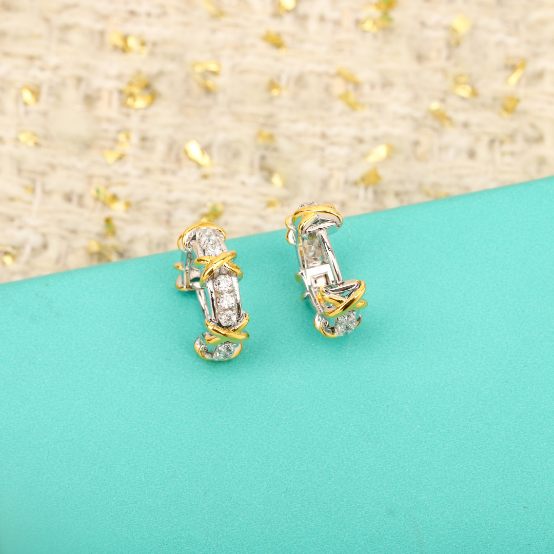 ティファニー「Tiffany & Co.」 T クロスピアス