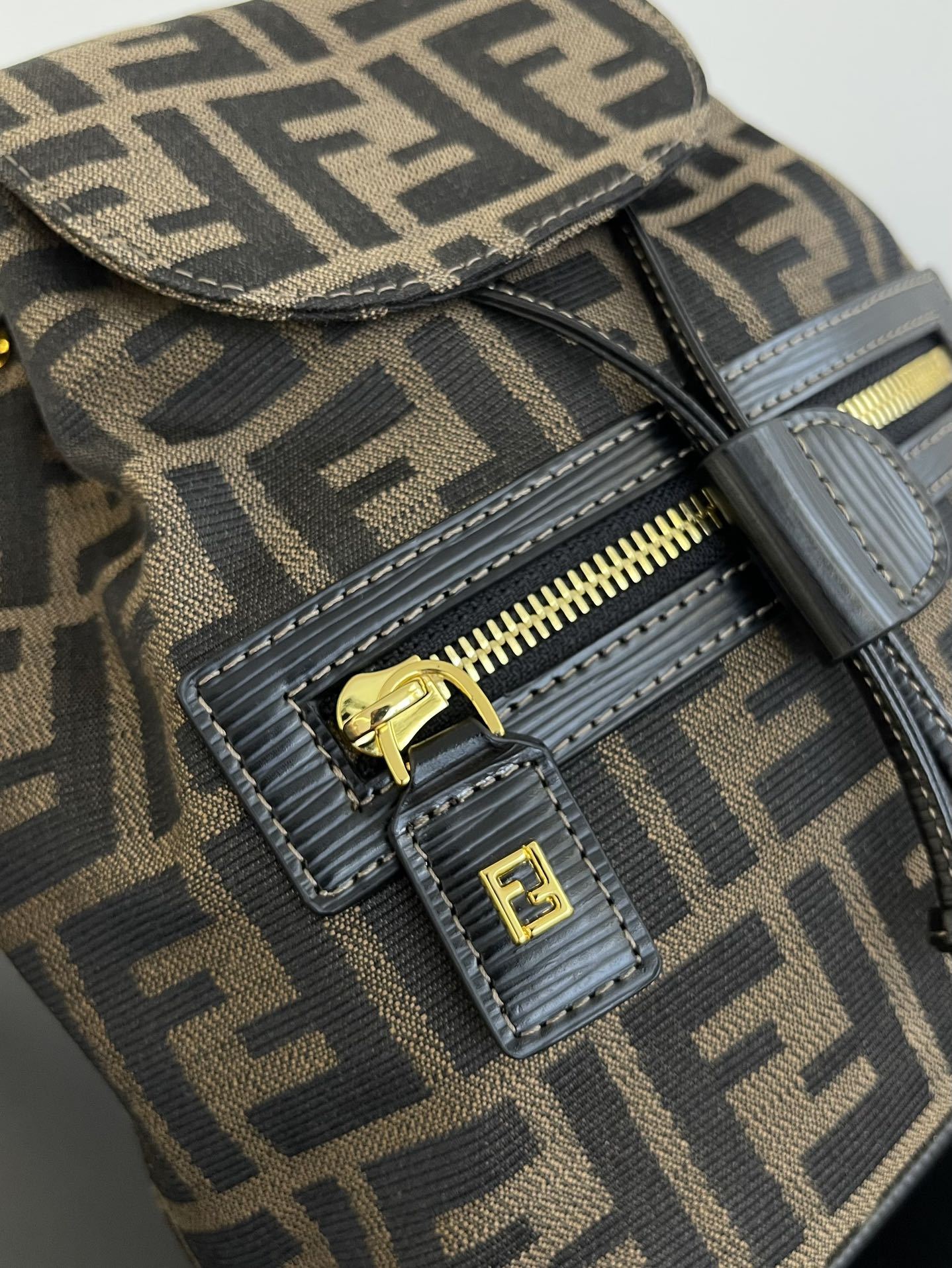 フェンディ「Fendi」ミニ FFモノグラム バックパック