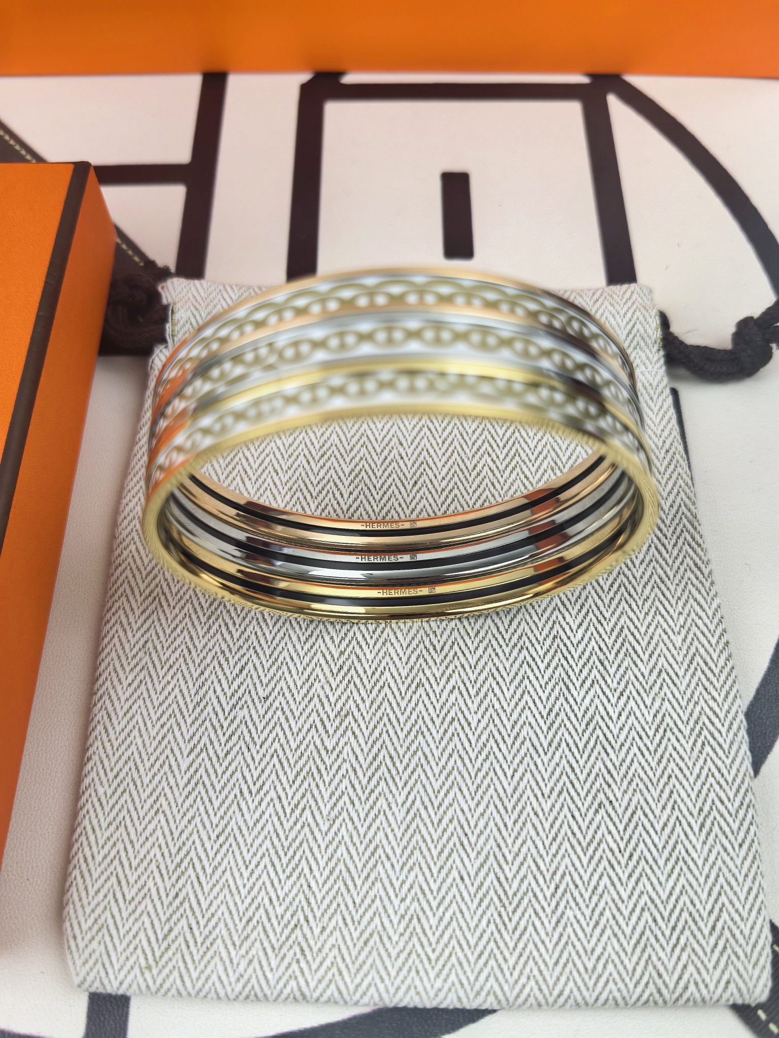 エルメス「Hermès」Clic H エナメル ゴールドプリント ブレスレット