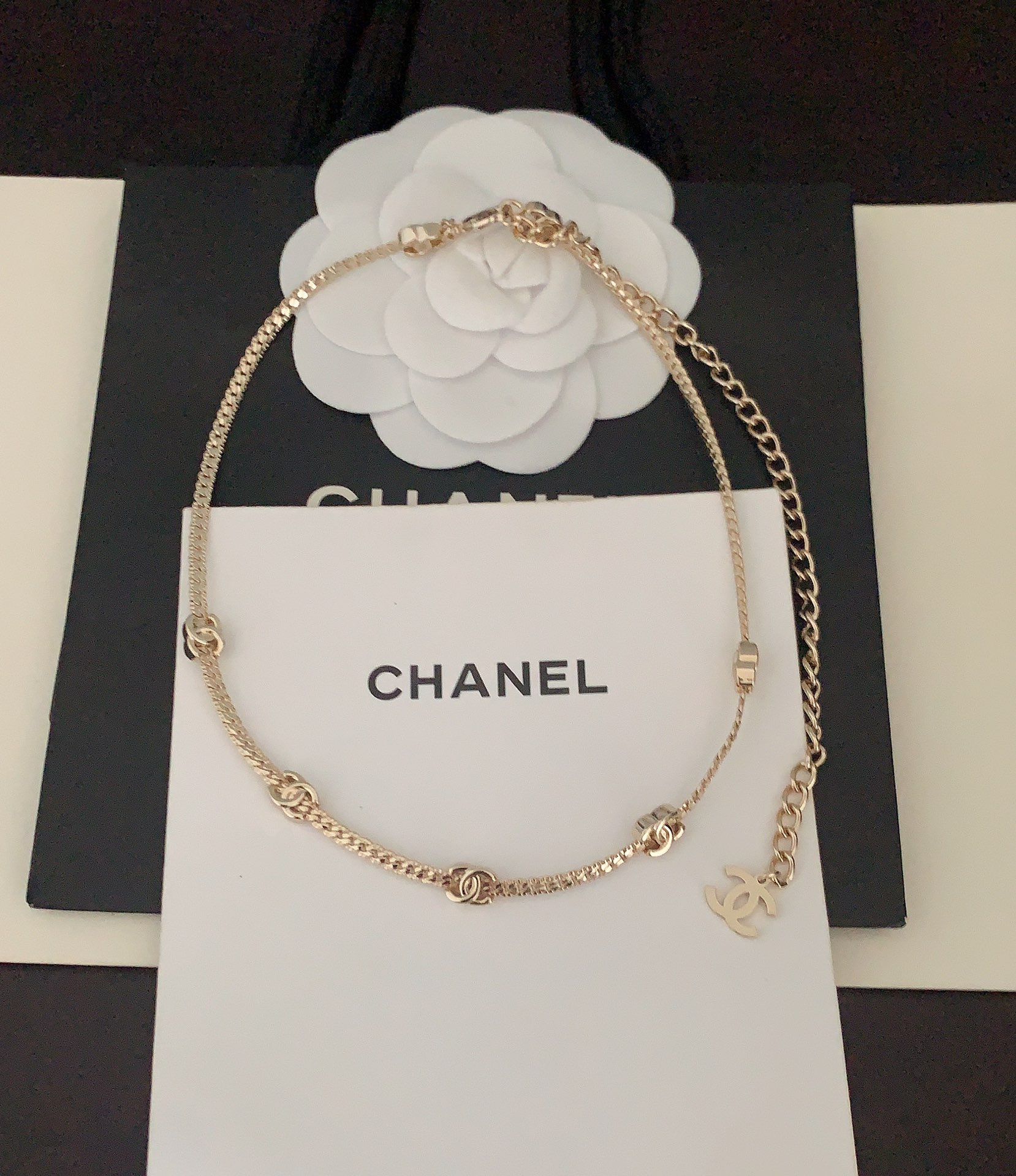 シャネル「Chanel」 最新ライトゴールドCCロゴネックレス