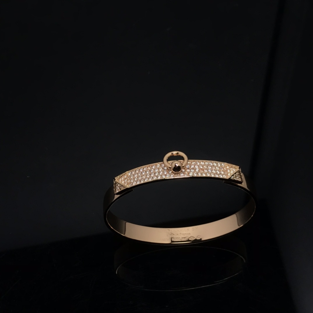 エルメス「Hermès」 Kelly デミパヴェ ブレスレット（2025年新作）