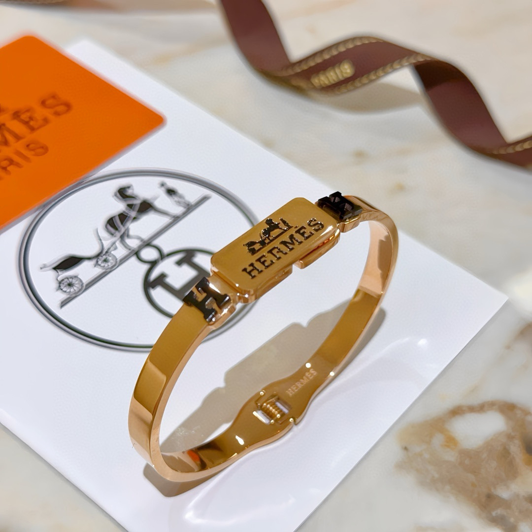 エルメス「Hermès」 Clic H ブレスレット