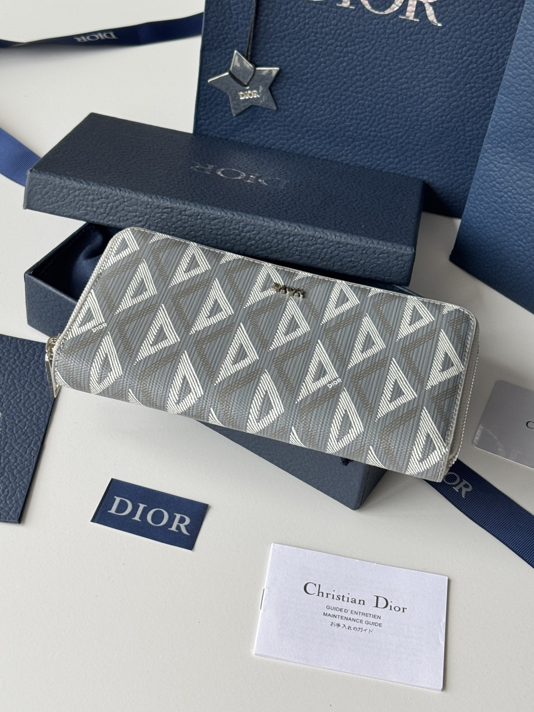 ディオール「Dior」ジップアラウンド ロングウォレット
