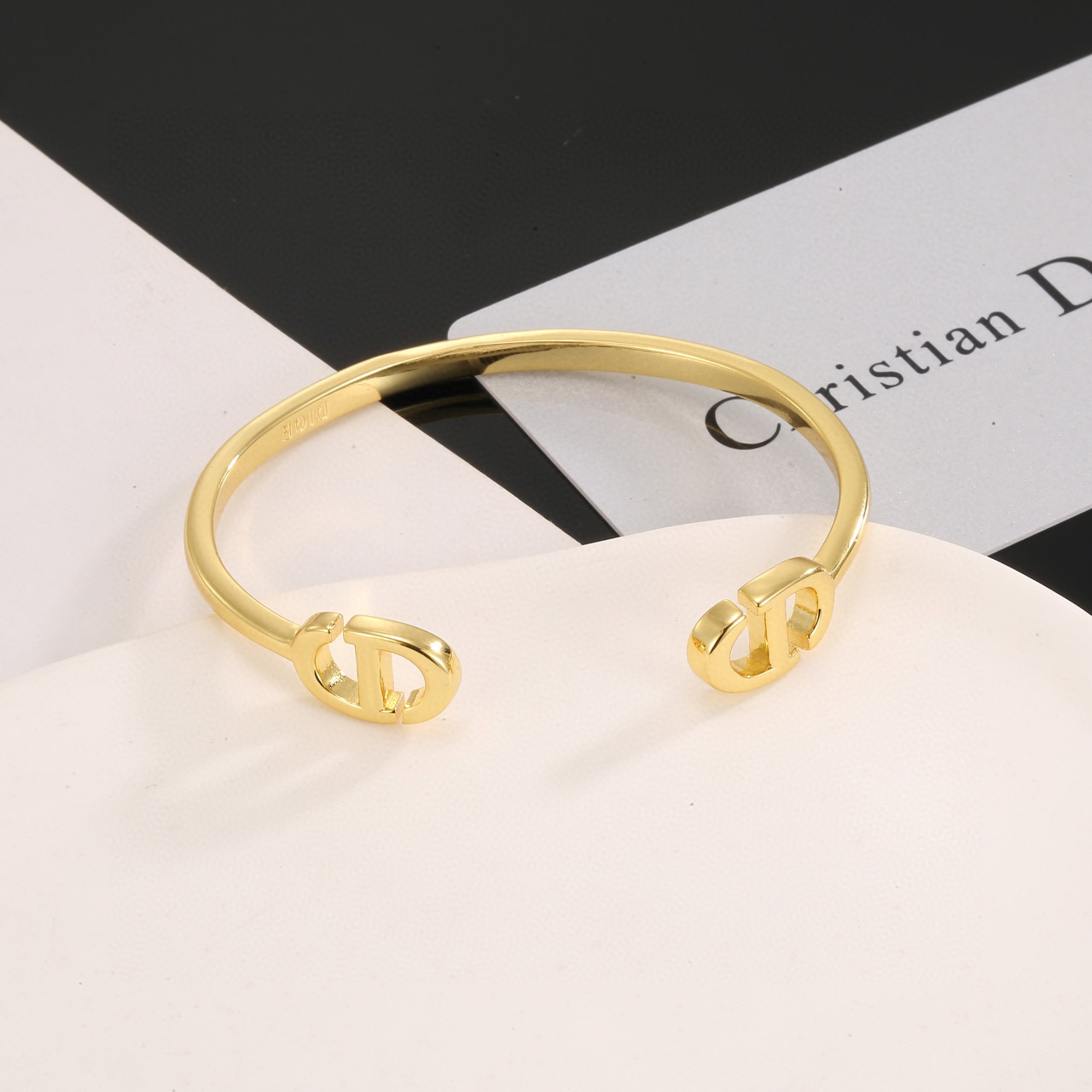 ディオール「Dior」  オープンブレスレット 2025クルーズコレクション