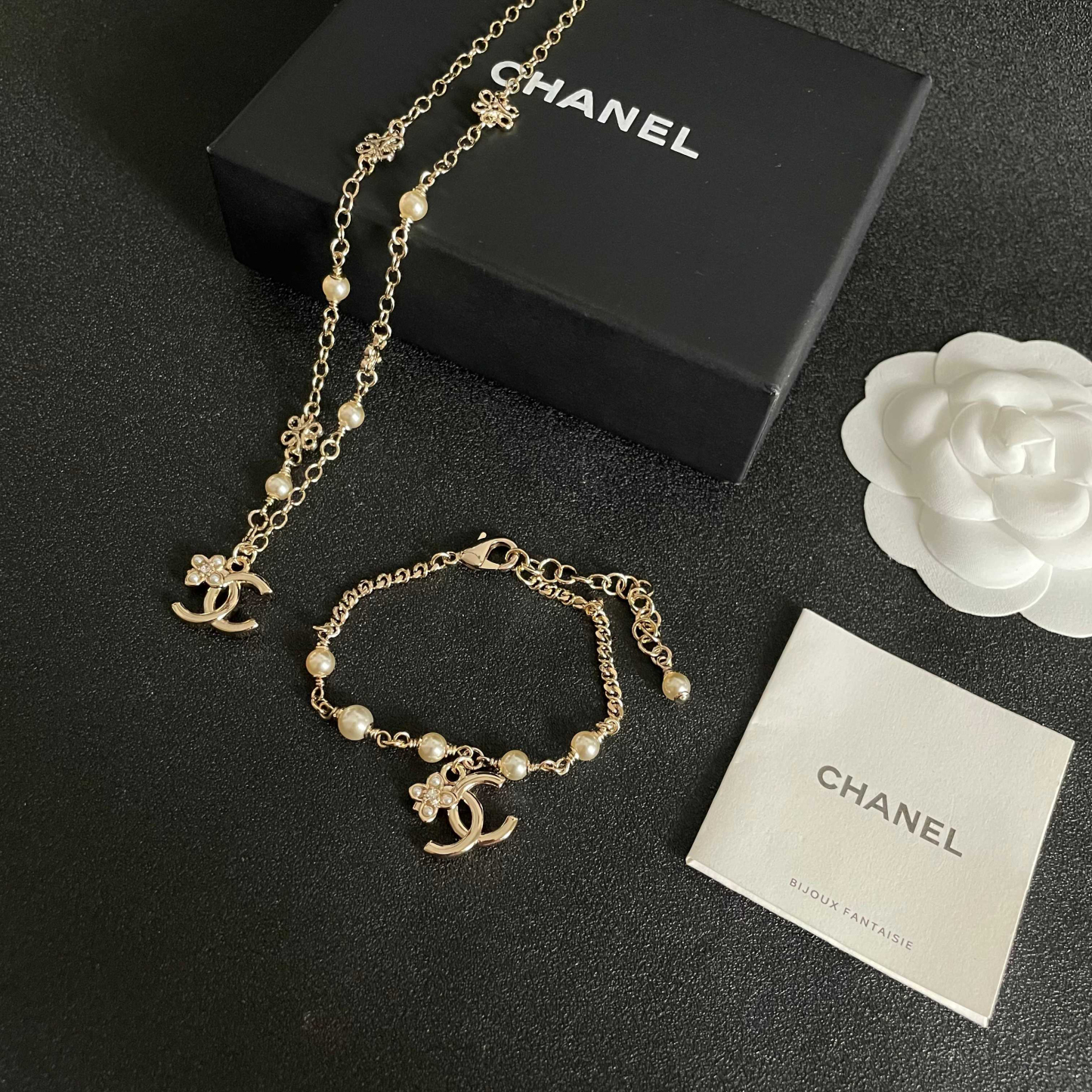 シャネル「Chanel」パール＆ダブルCブレスレット ブレスレット