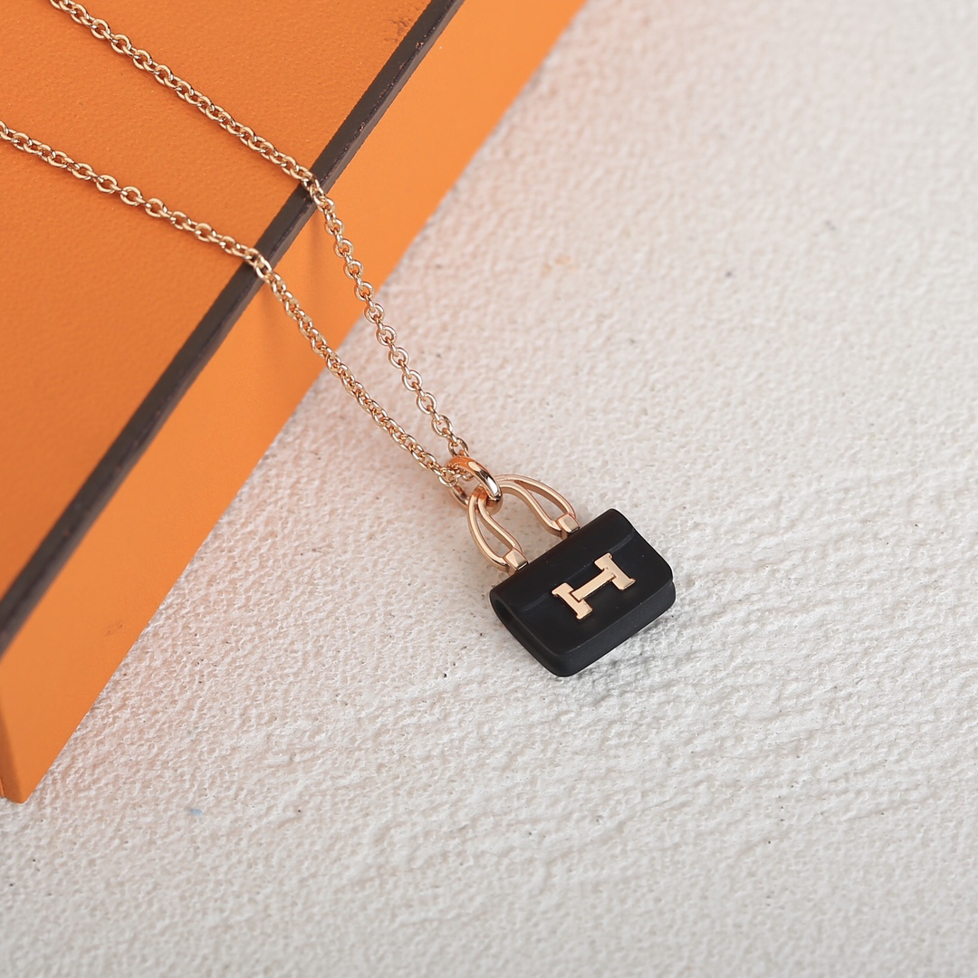 エルメス「Hermès」 Amulettes Constance ネックレス40cm