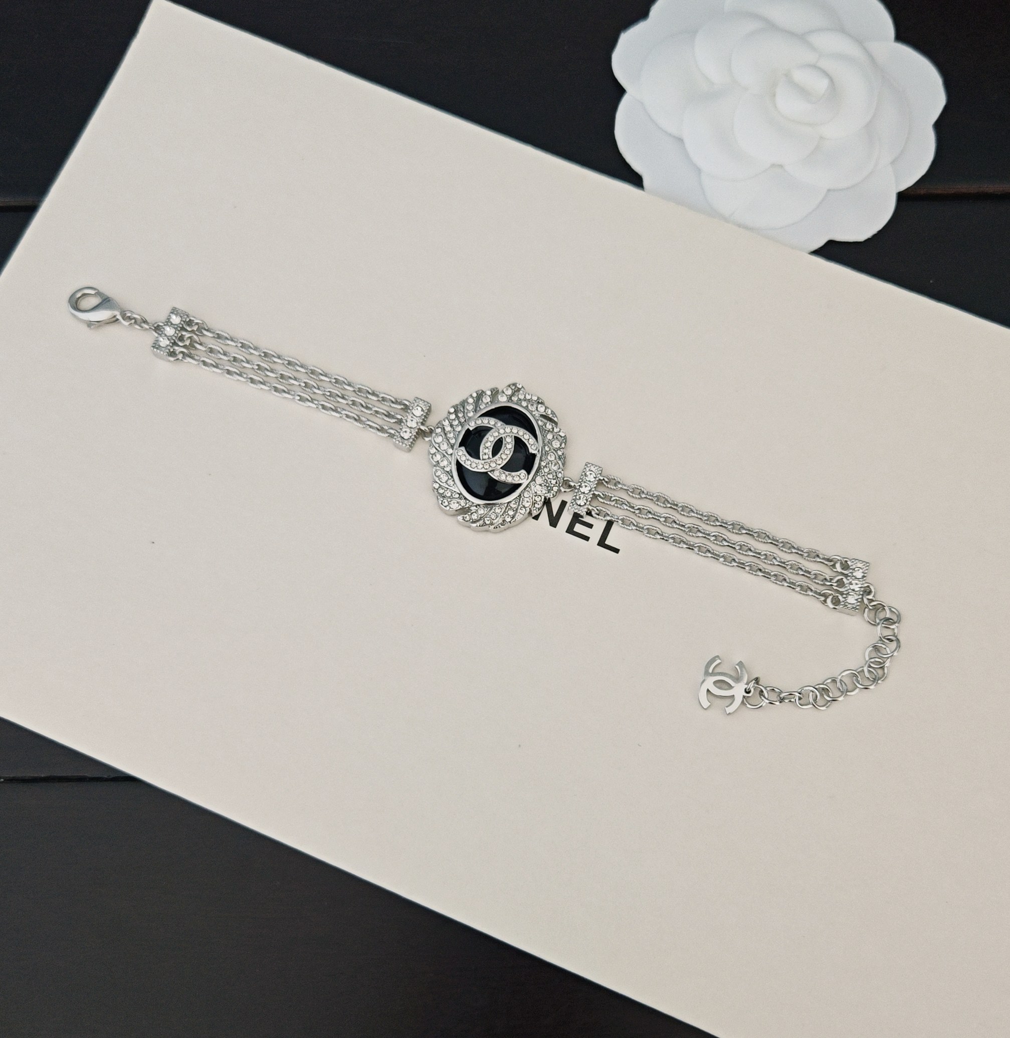 シャネル「Chanel」フルダイヤ オーバル トリプルチェーン ブレスレット ブレスレット