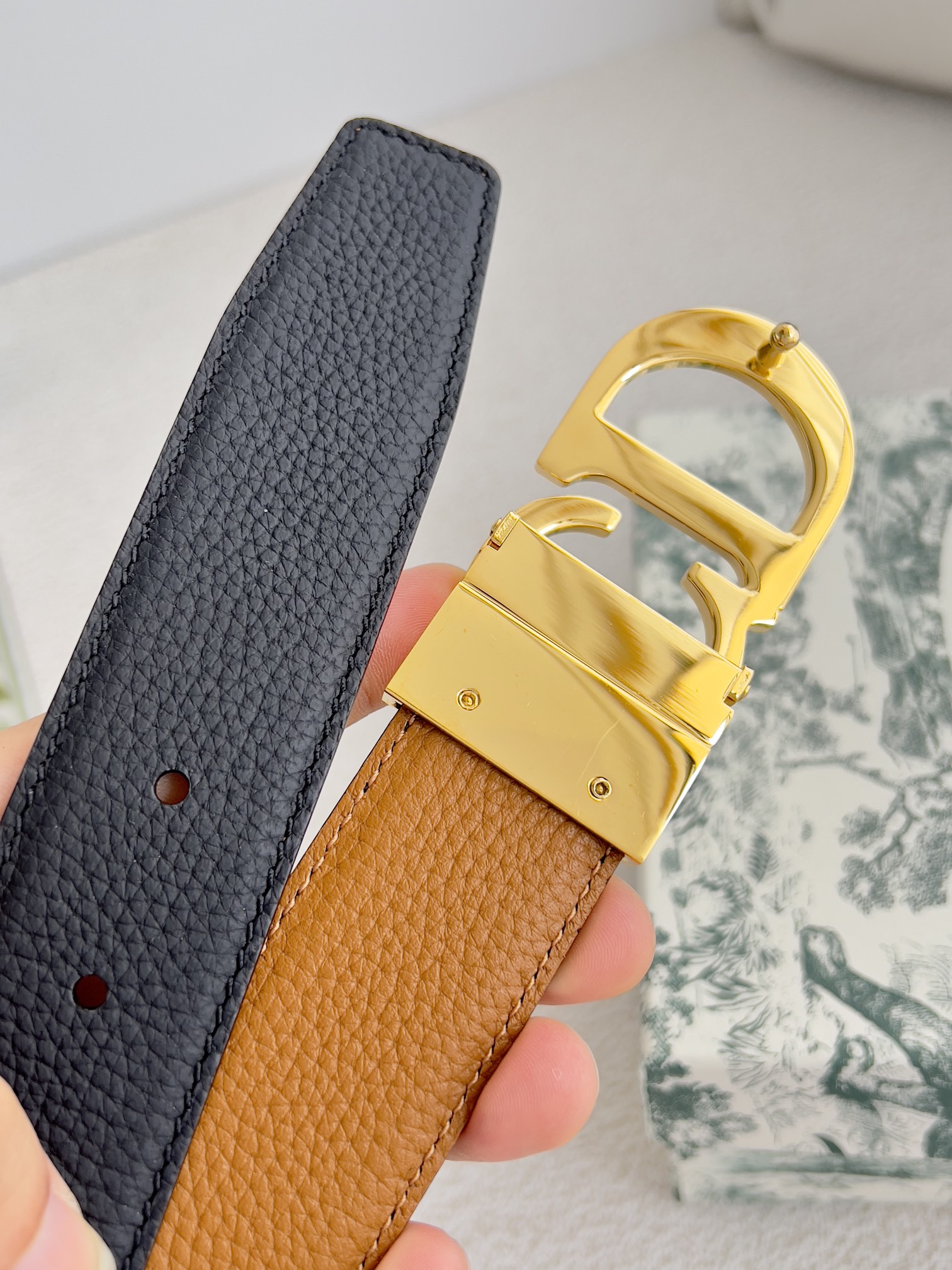 ディオール「Dior」モンターニュ リバーシブルベルト100CM